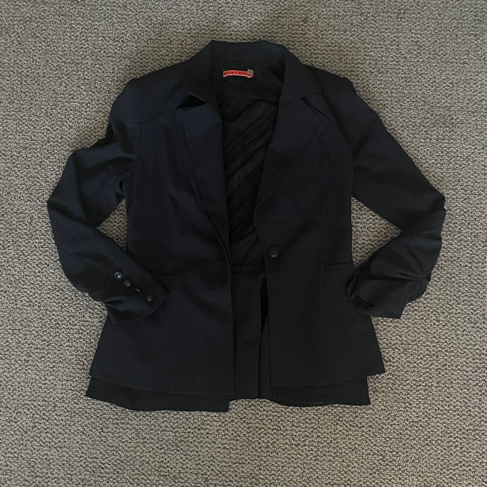 Alice + Olivia blazer - Picture 3 of 9